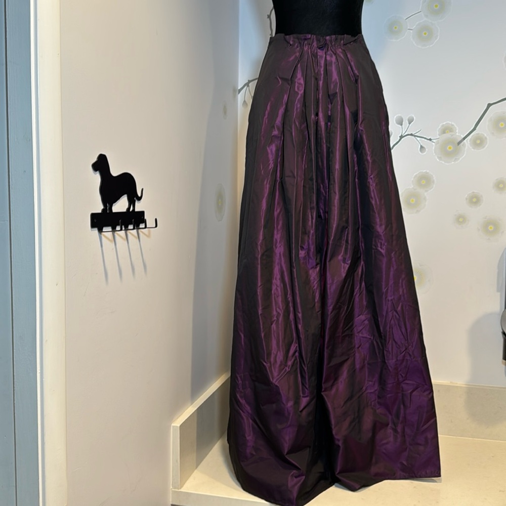 Vintage MAX STUDIO Designer Silk Retro Iridescent Purple/Black Maxi Skirt Size 8 - Picture 5 of 9